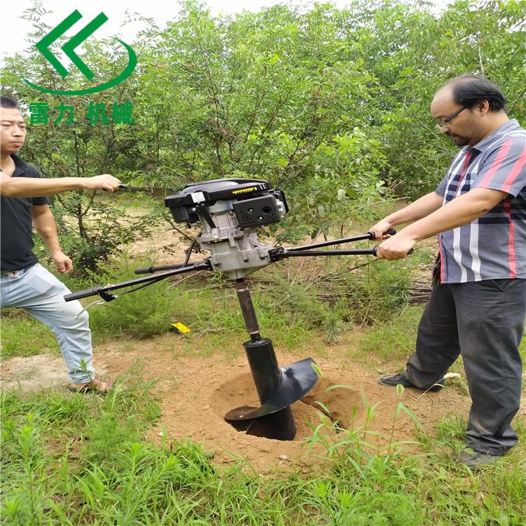 一臺簡易自動鉆土機器